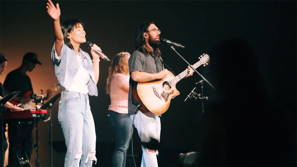 worship leaders on stage